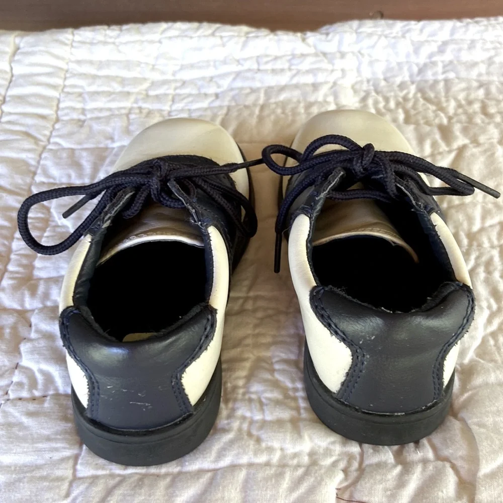 Navy & White Boyd Saddleback Dress shoes -size 8- Excellent Used Condition!
